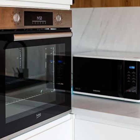 Luxury Apt. Near River & Parking تيميشورا المظهر الخارجي الصورة