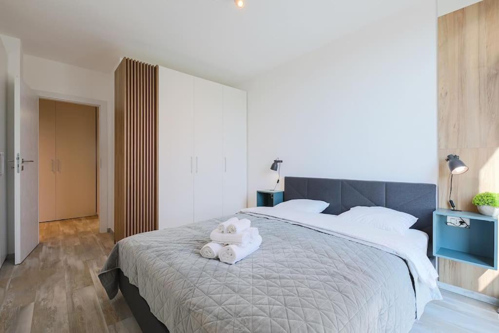 Luxury Apt. Near River & Parking تيميشورا المظهر الخارجي الصورة