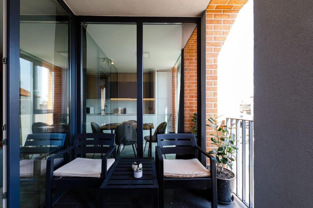 Luxury Apt. Near River & Parking تيميشورا المظهر الخارجي الصورة
