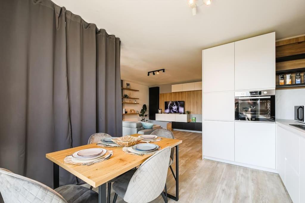 Luxury Apt. Near River & Parking تيميشورا المظهر الخارجي الصورة